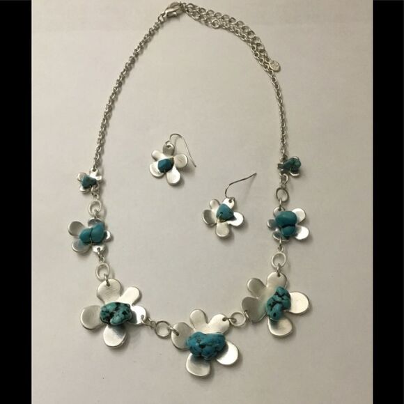 Silver & Turquoise Flower Necklace & Earring Set - Picture 1 of 2